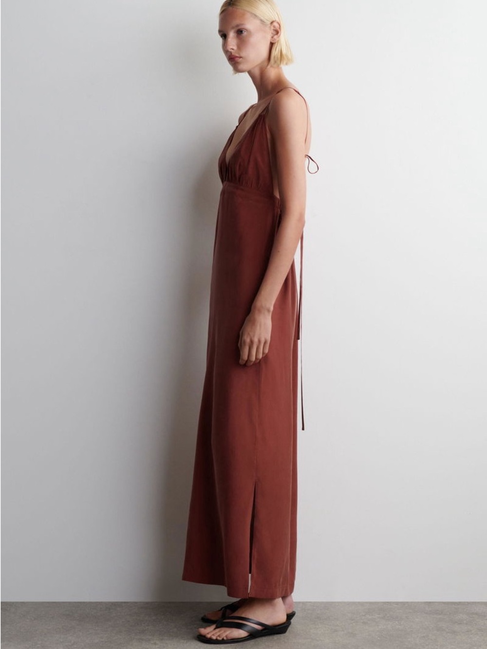 COS Gathered V-Neck Maxi Dress – Dark Red, US 6 - Picture 4 of 8